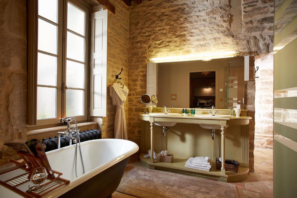 Bed and Breakfast Chez Les Fatien Beaune  Zimmer foto